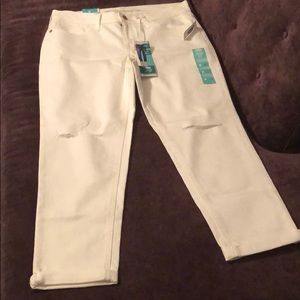 Old navy white boyfriend jeans. Size 8